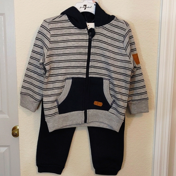 7 For All Mankind Other - 7 for all mankind boy's 2PC navy blue and gray set size 2T- 3T